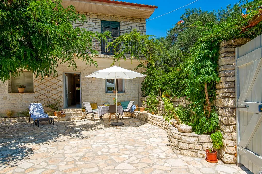 Acacia Apartment • In the Heart of Nature.